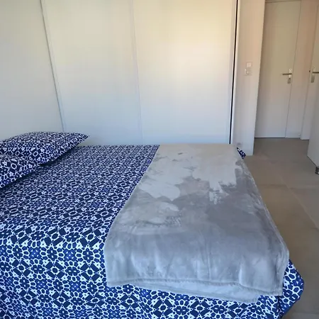 4 Personnes Avec Parking Le Port Apartment